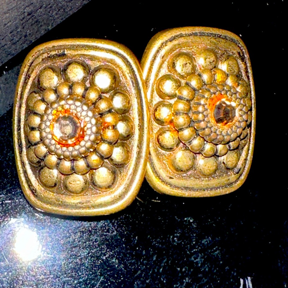 STUNNING CLIP ON VERSATILE GOLD TONE 3-D Rectangle EARRINGS -Rhinestone Center